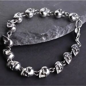 💀 Metallic Skeleton Skull Bracelet 💀